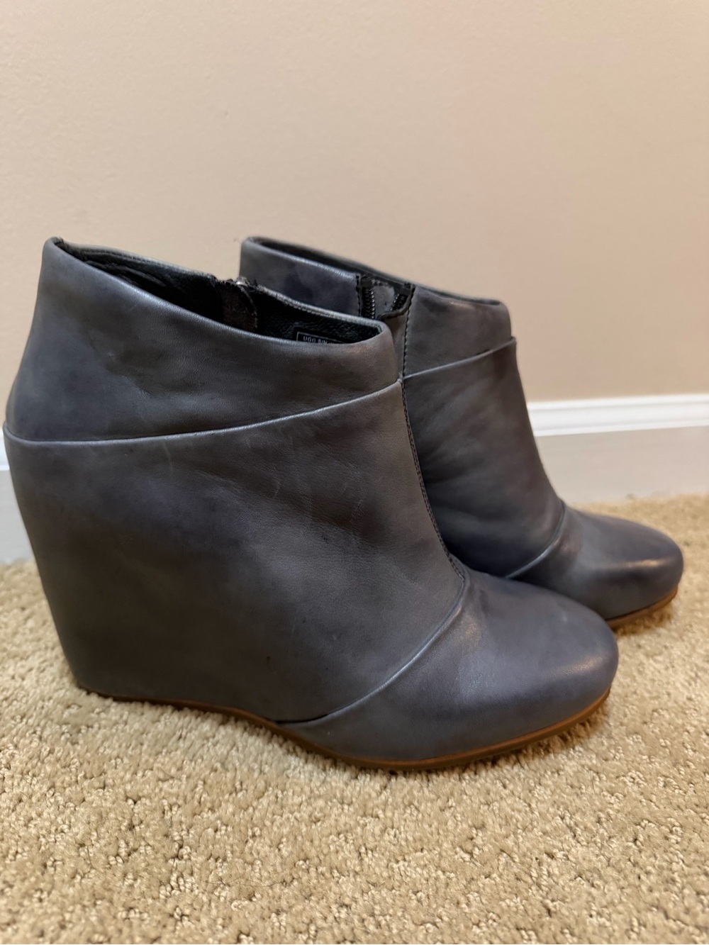 UGG Gray Wedge Ankle Boots - Sleek Zip-Closure Style